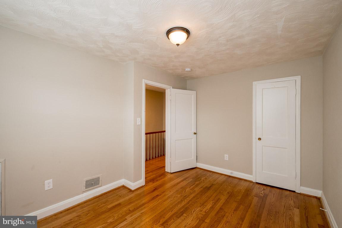 HAWTHORNE - Residential Lease