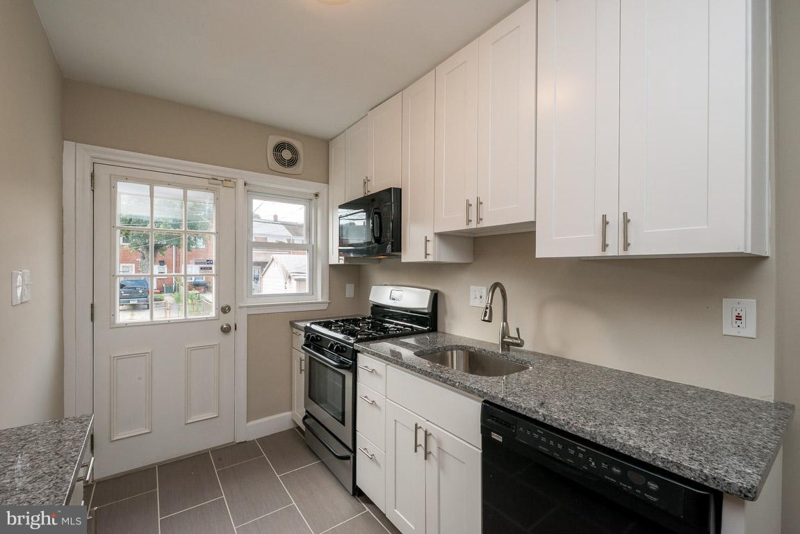 HAWTHORNE - Residential Lease