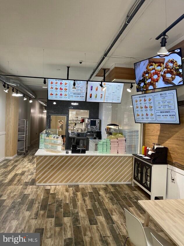 NORTHERN LIBERTIES - Commercial Sale