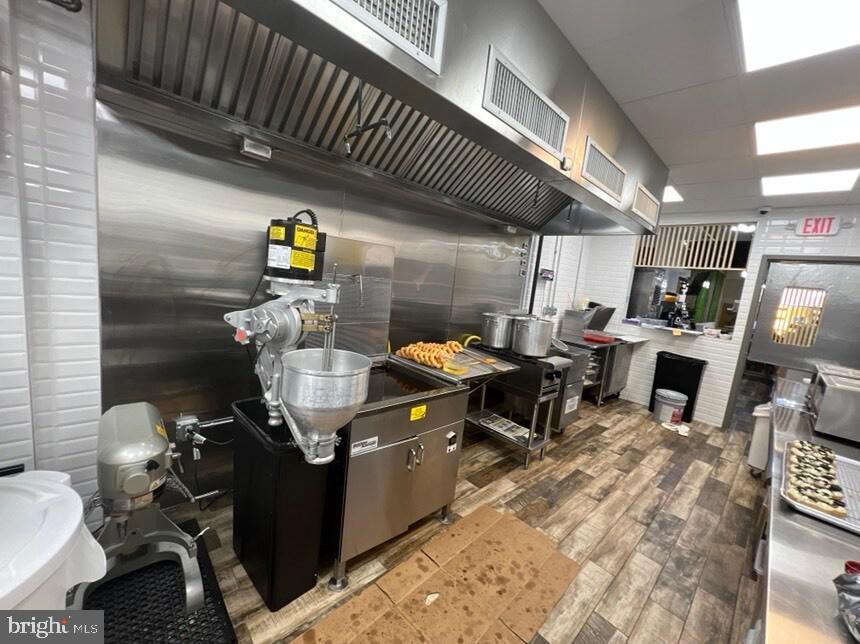 NORTHERN LIBERTIES - Commercial Sale