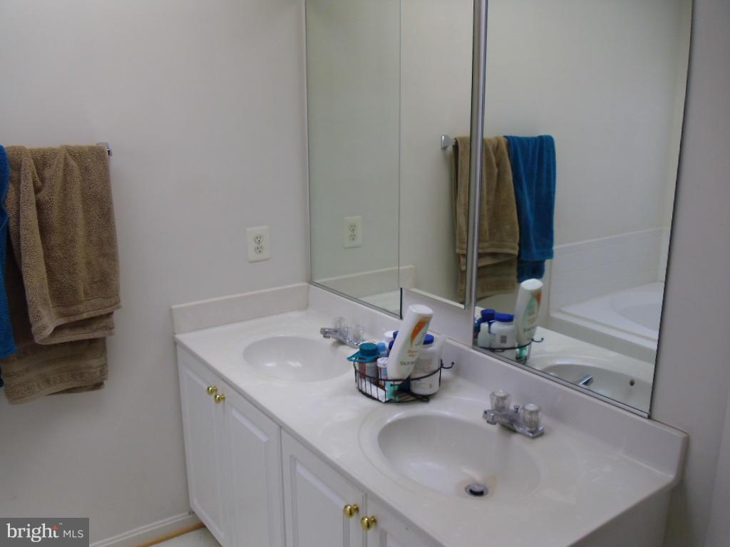 CARRIAGE PINES/LAKE VILL - Residential Lease