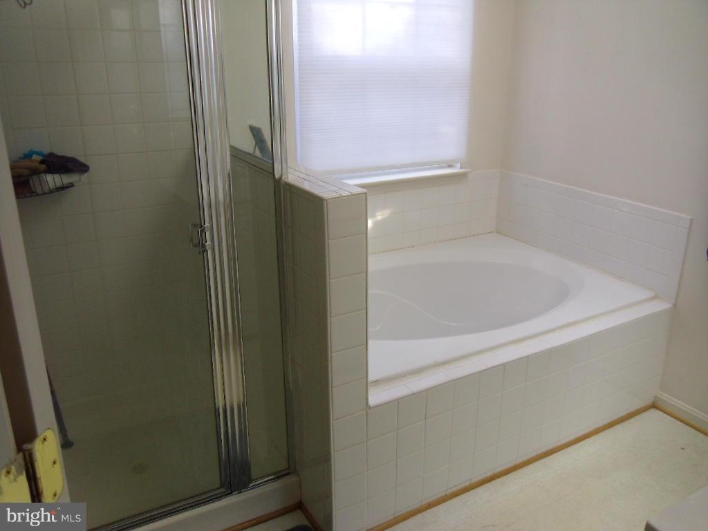 CARRIAGE PINES/LAKE VILL - Residential Lease