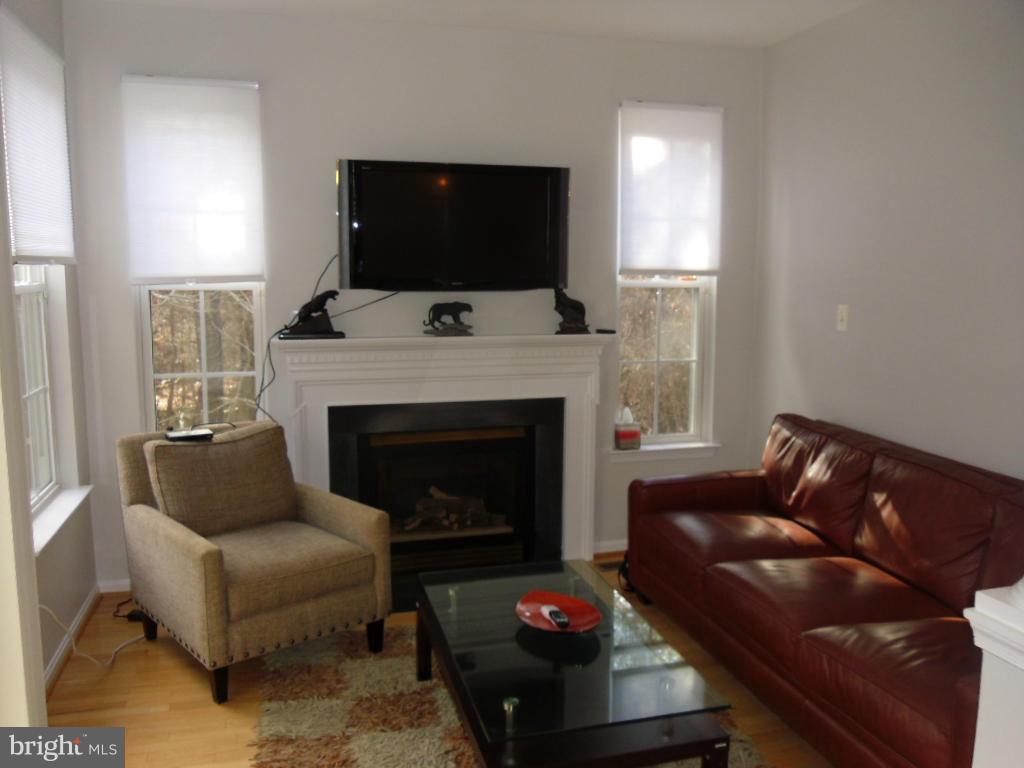 CARRIAGE PINES/LAKE VILL - Residential Lease