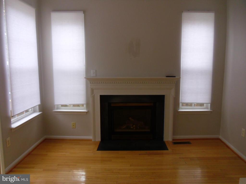 CARRIAGE PINES/LAKE VILL - Residential Lease