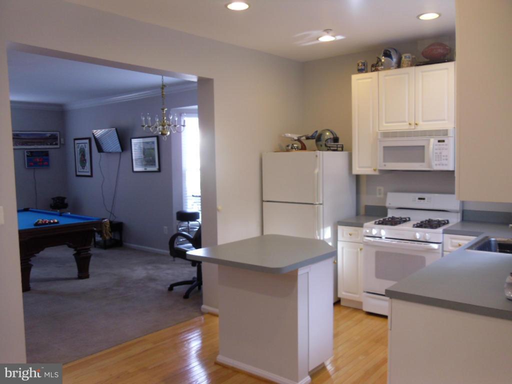 CARRIAGE PINES/LAKE VILL - Residential Lease