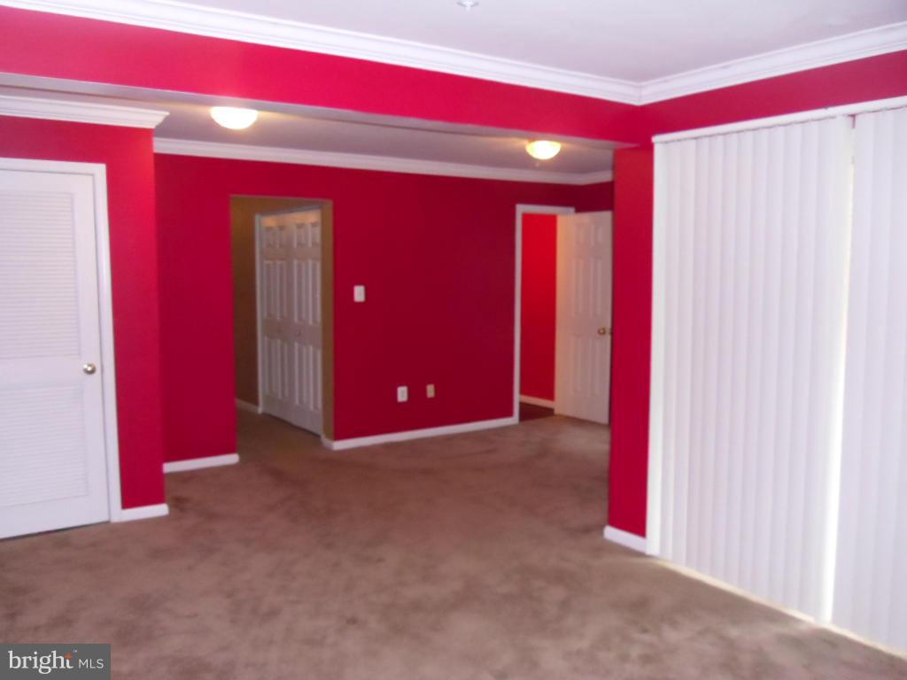 CARRIAGE PINES/LAKE VILL - Residential Lease