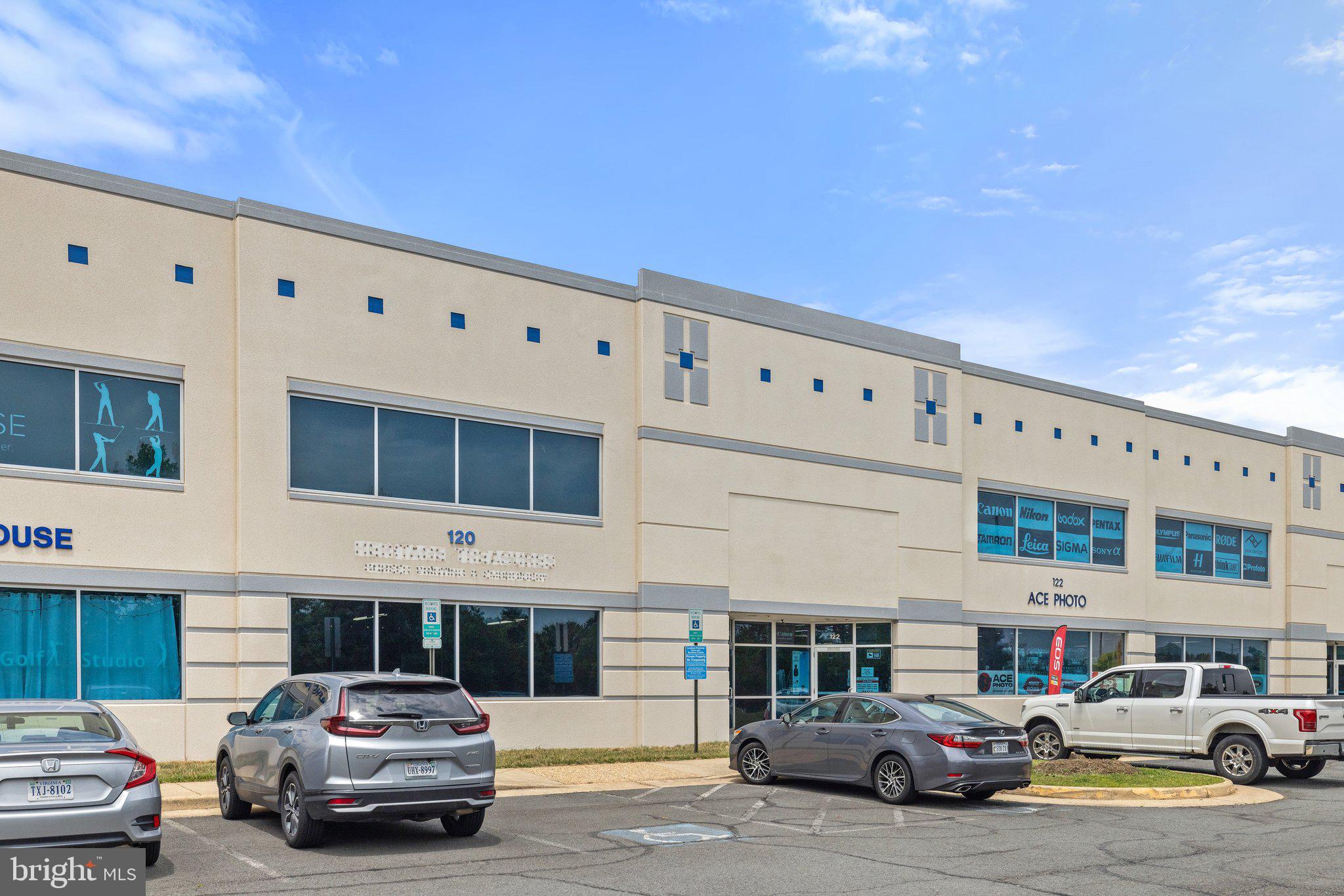 LOUDOUN PARKWAY COMMONS - Commercial Lease