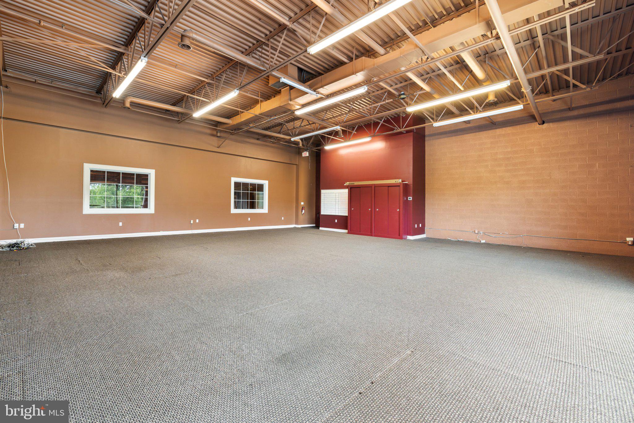 LOUDOUN PARKWAY COMMONS - Commercial Lease