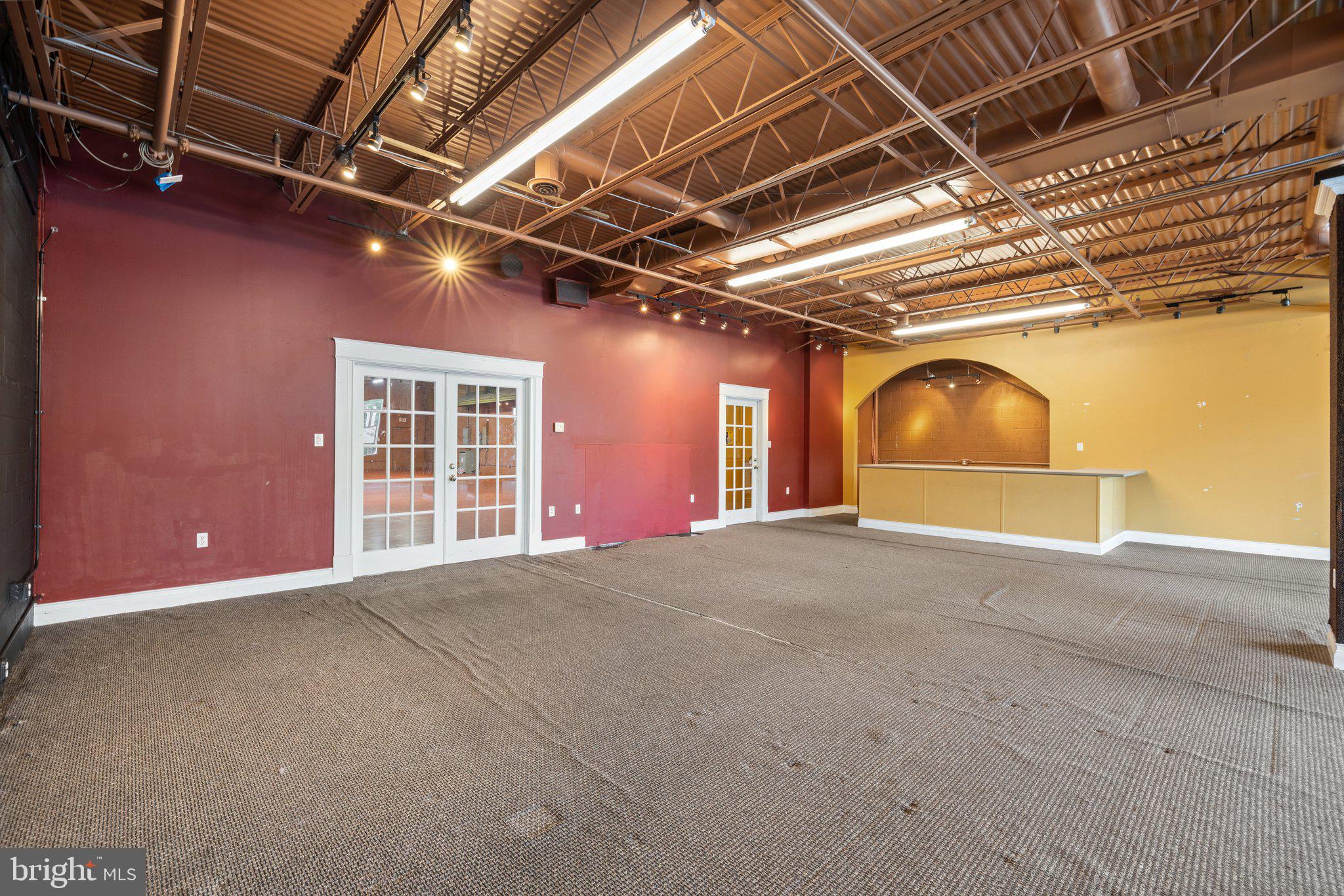 LOUDOUN PARKWAY COMMONS - Commercial Lease