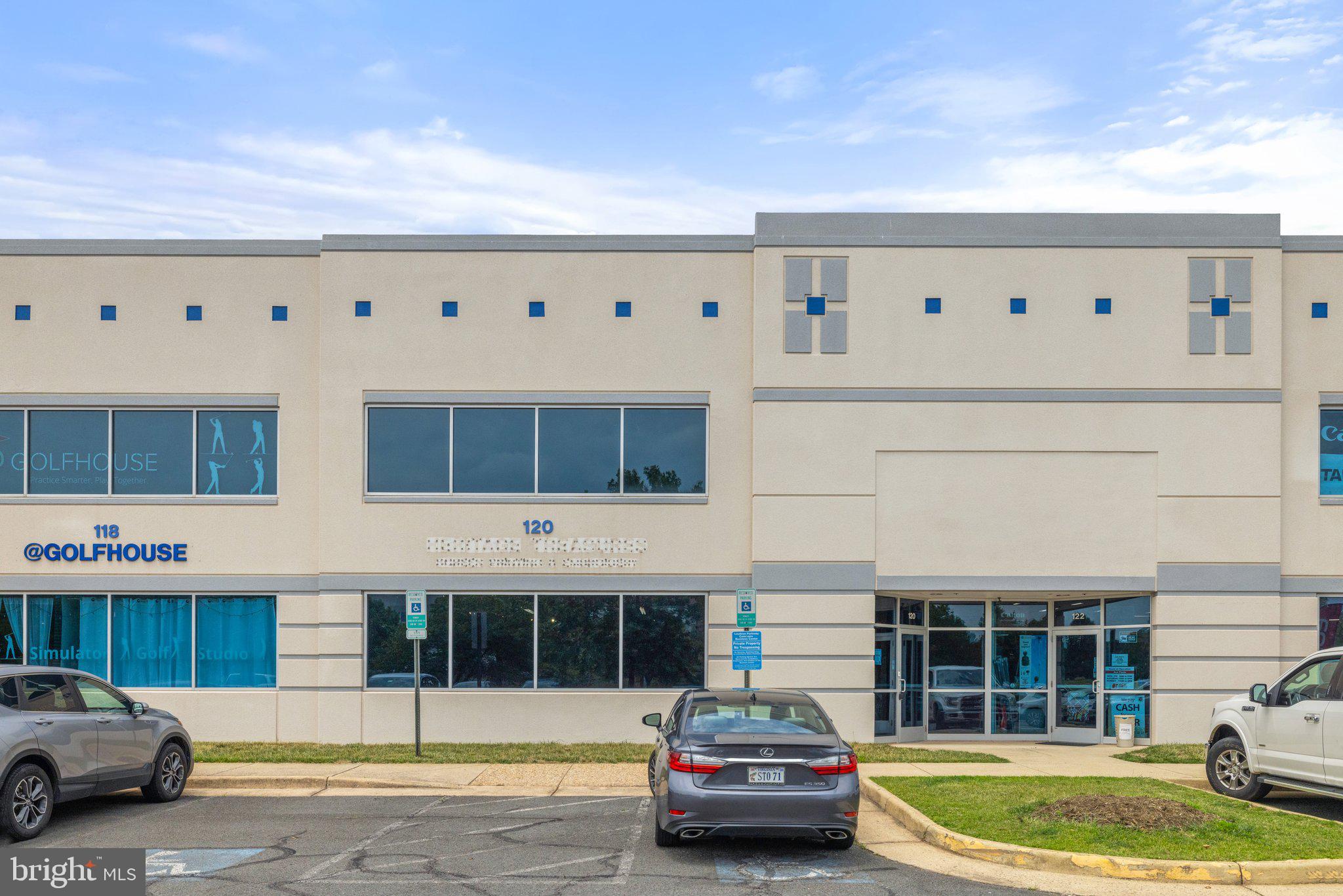 LOUDOUN PARKWAY COMMONS - Commercial Lease