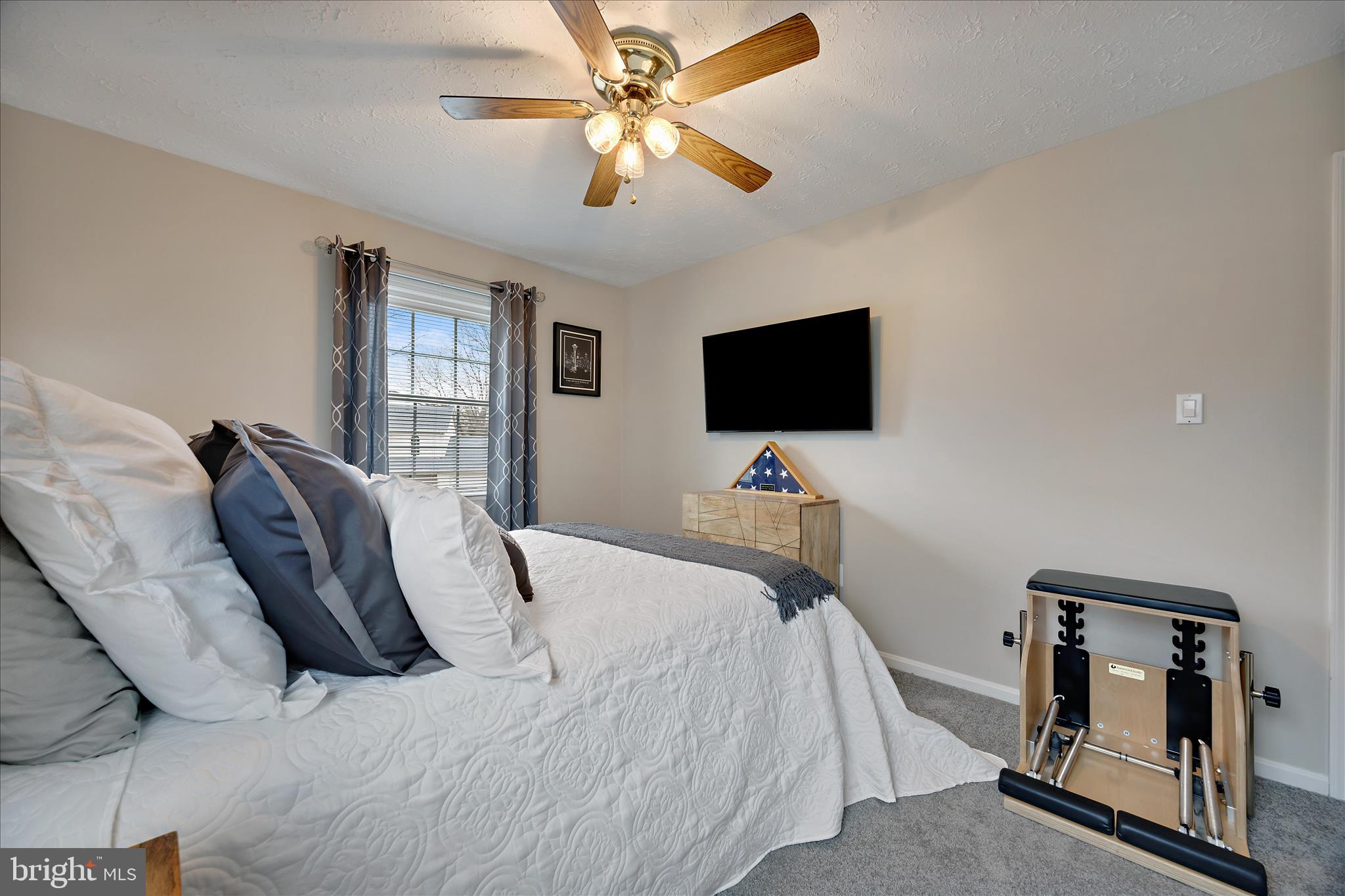 WESTLAKE VILLAGE - Residential