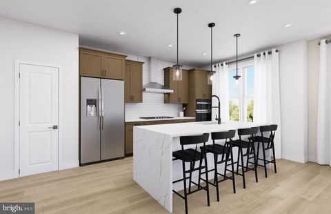 125 KINSALE PLACE 102 NATIONAL HARBOR MD 20745