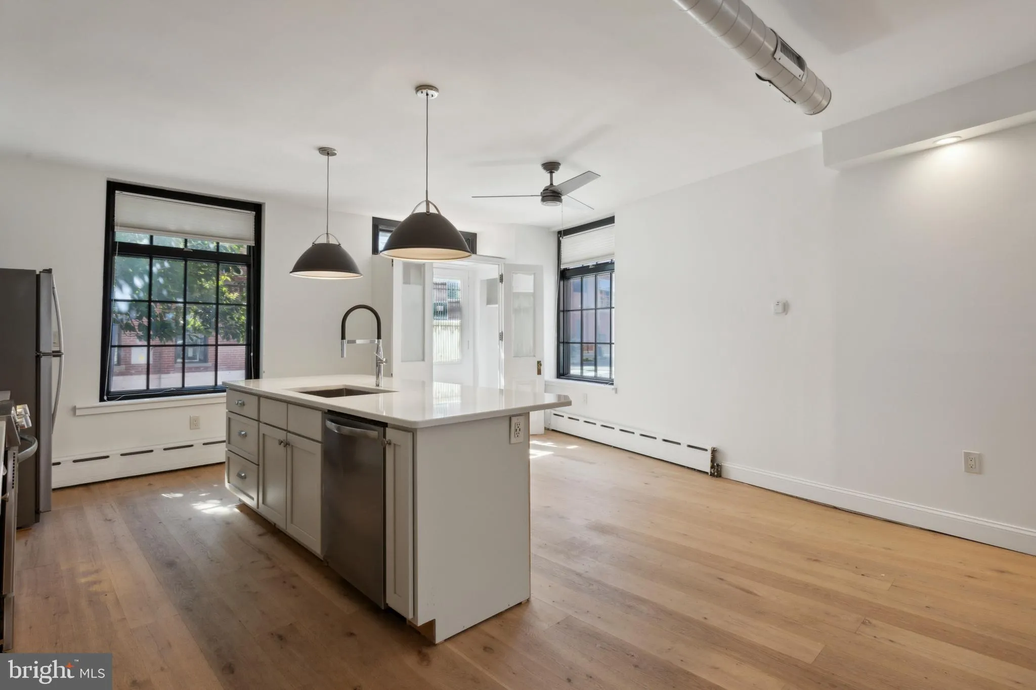 Philadelphia, Pennsylvania 19123, United States, 2 Bedrooms Bedrooms, ,2 BathroomsBathrooms,Residential,Pending,112146