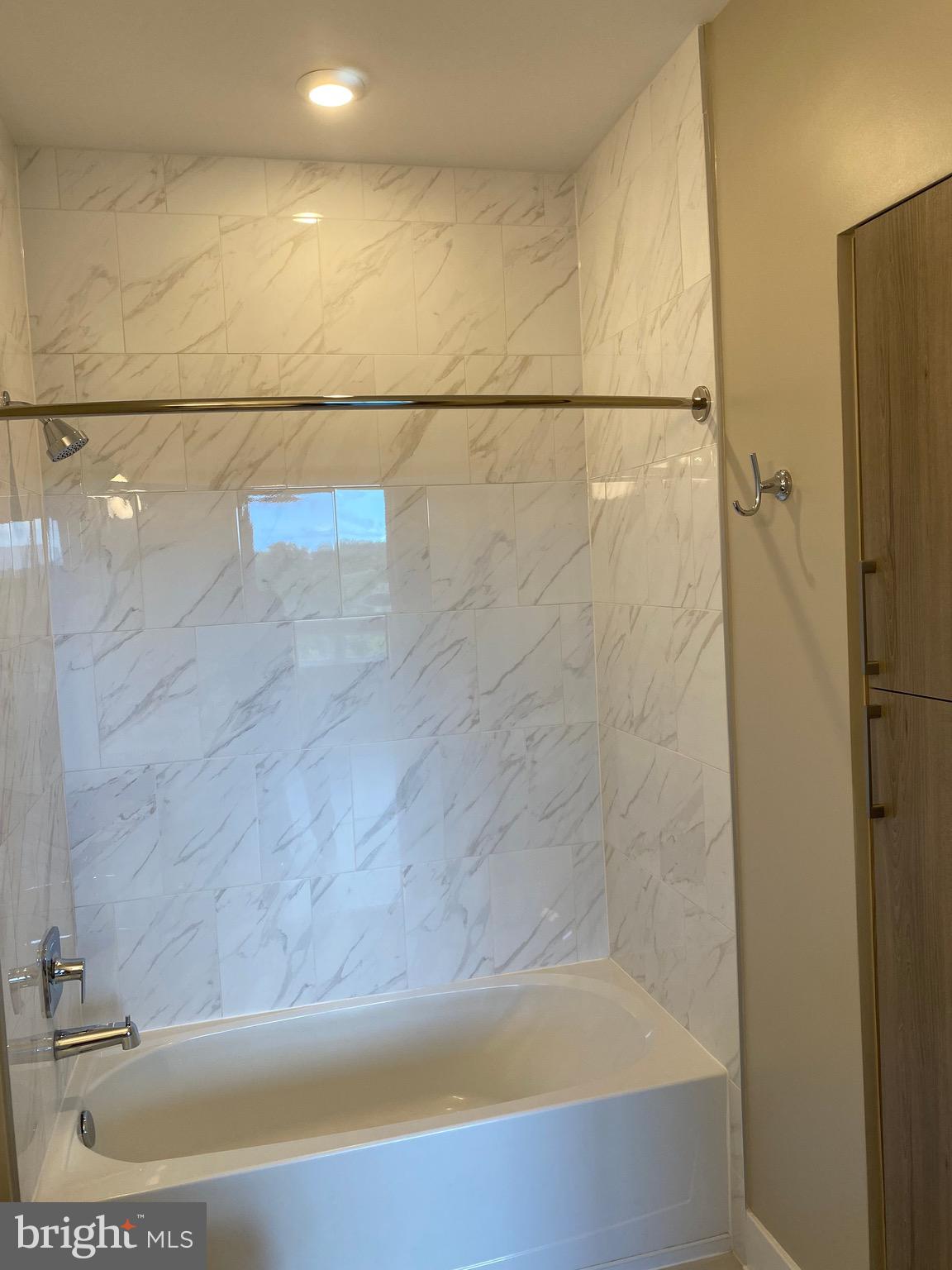 OXON HILL - Residential Lease