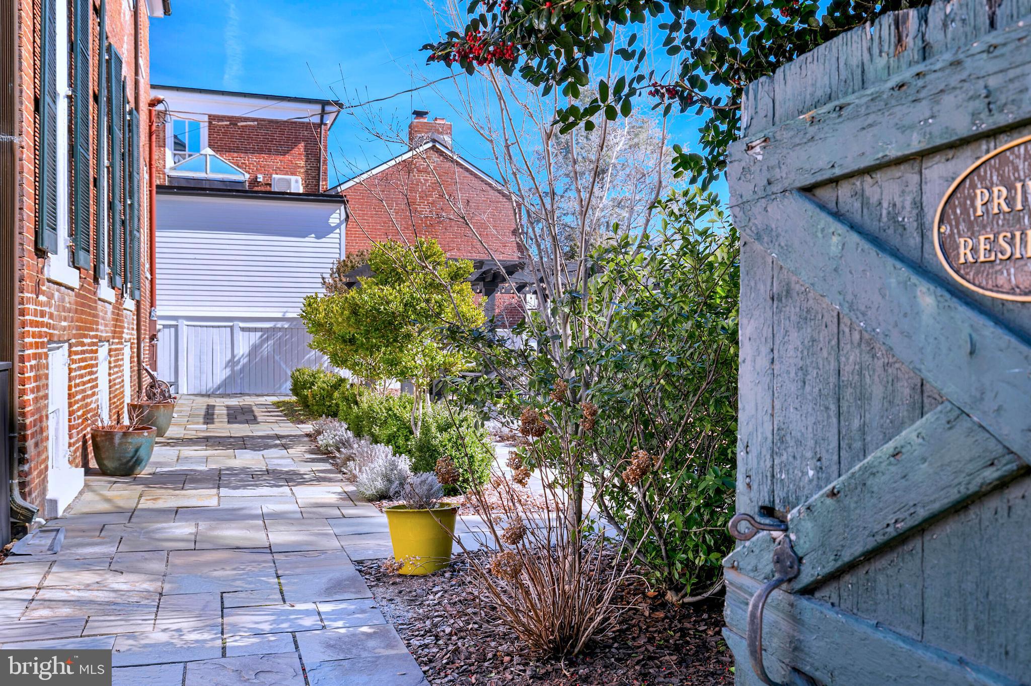 HISTORIC DISTRICT - Residential