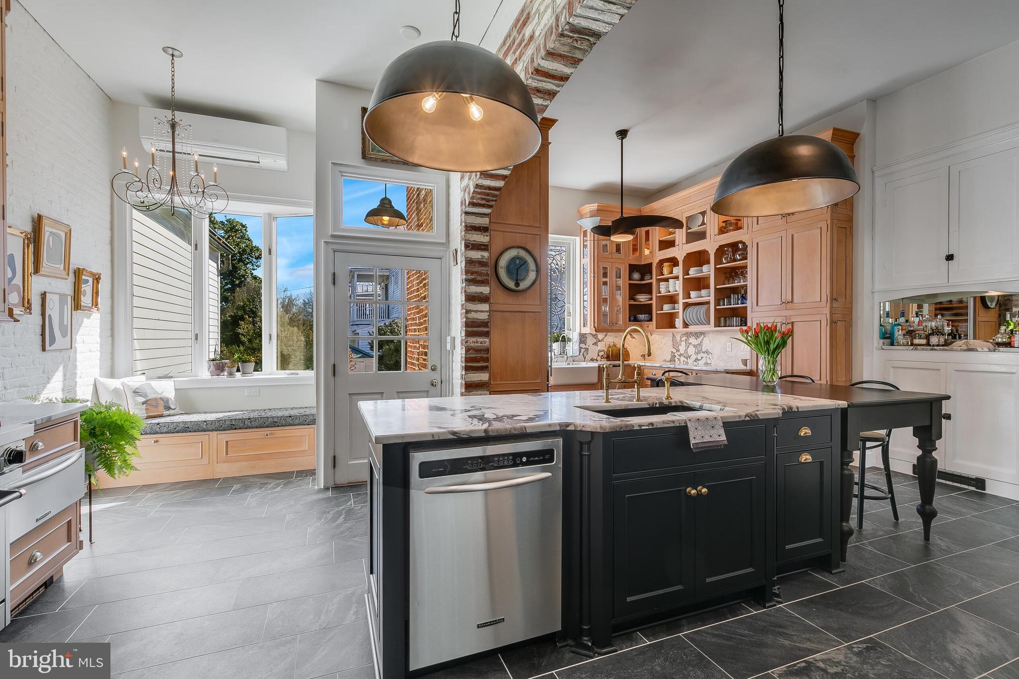 HISTORIC DISTRICT - Residential