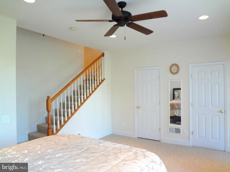 LAUREL RIDGE CROSSING - Residential