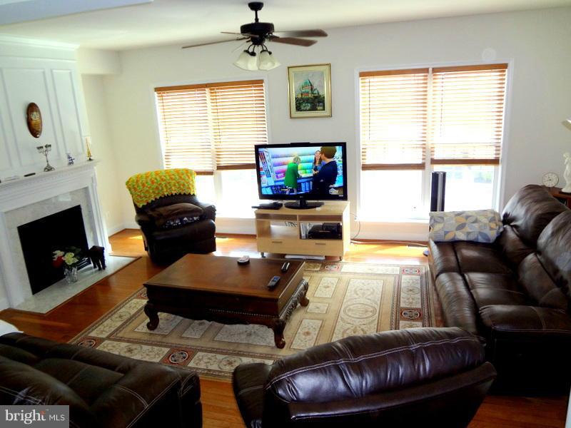 LAUREL RIDGE CROSSING - Residential