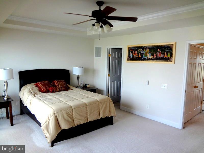 LAUREL RIDGE CROSSING - Residential