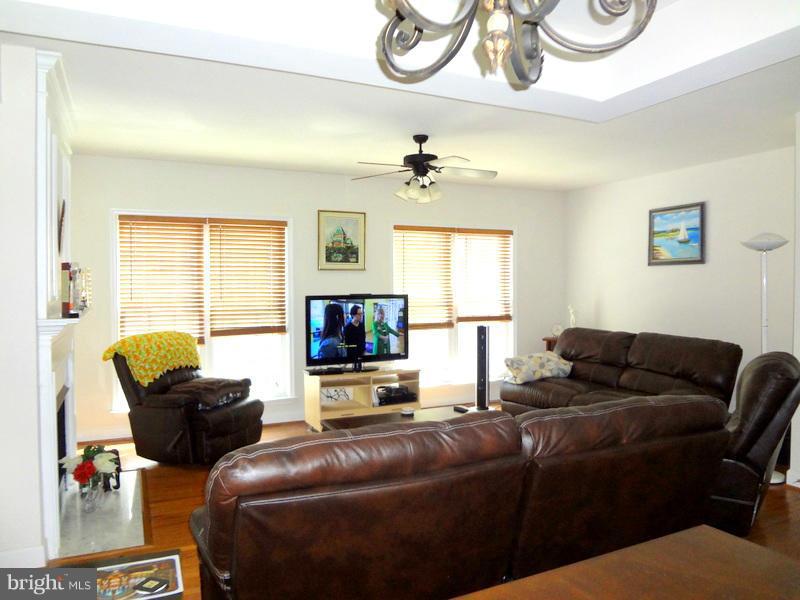 LAUREL RIDGE CROSSING - Residential