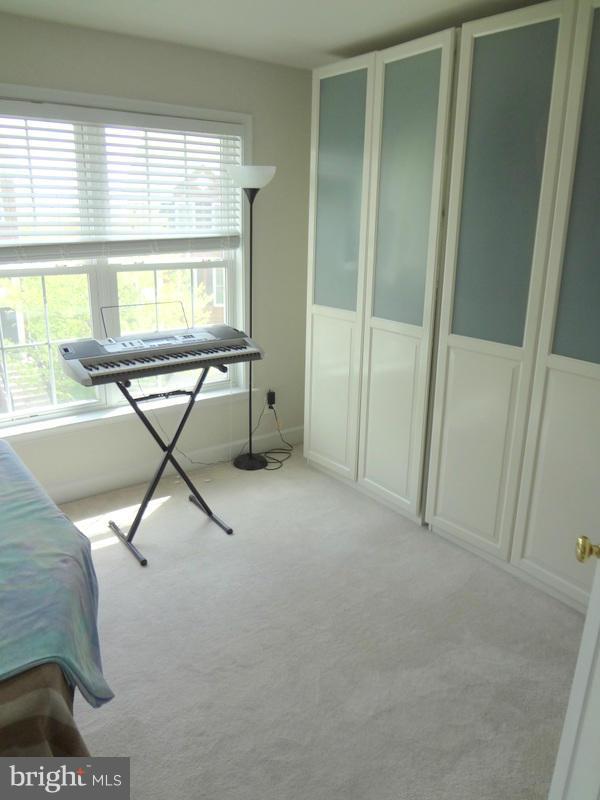 LAUREL RIDGE CROSSING - Residential