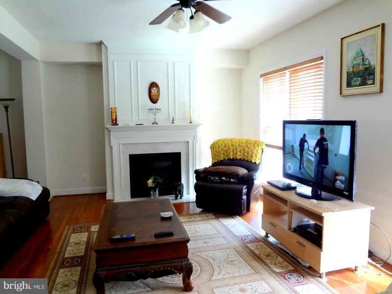 LAUREL RIDGE CROSSING - Residential