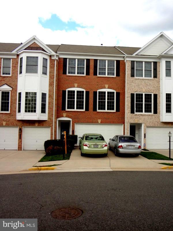 LAUREL RIDGE CROSSING - Residential