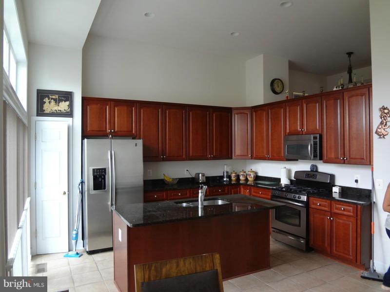 LAUREL RIDGE CROSSING - Residential