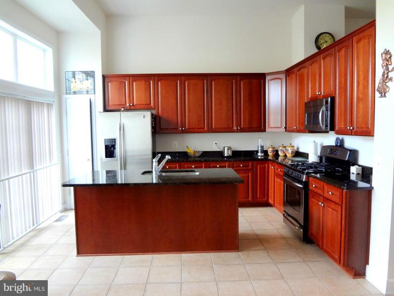 LAUREL RIDGE CROSSING - Residential