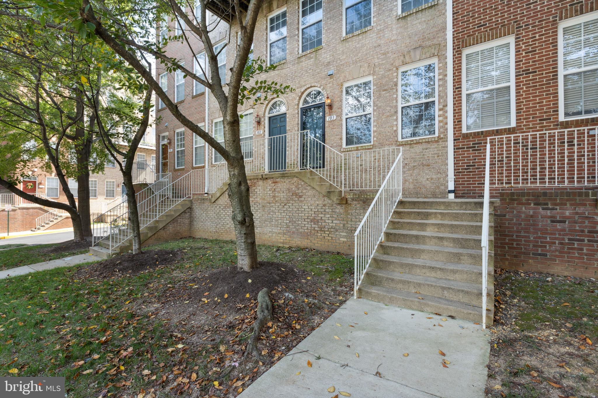 WESTBRIAR PLAZA - Residential Lease