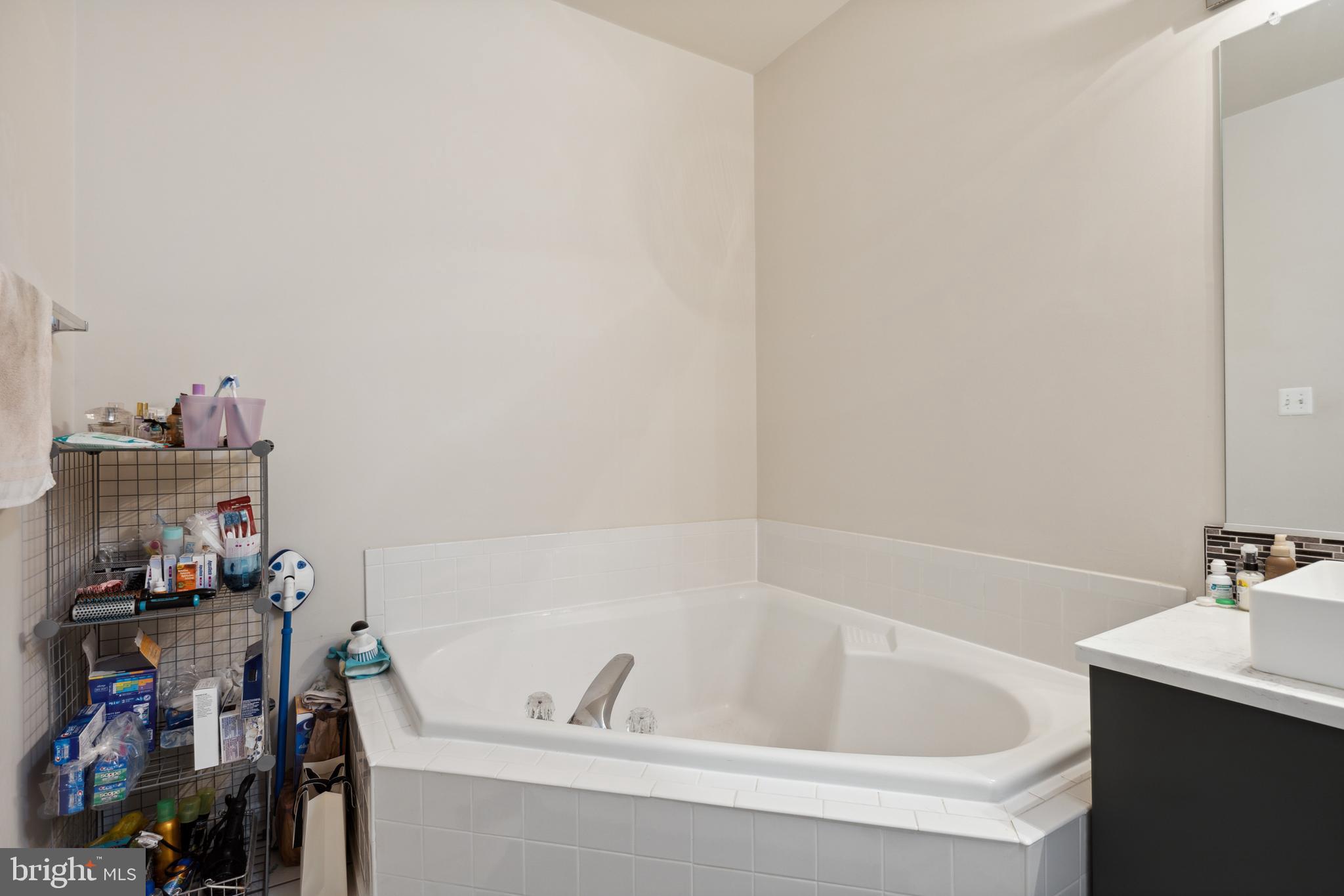 WESTBRIAR PLAZA - Residential Lease