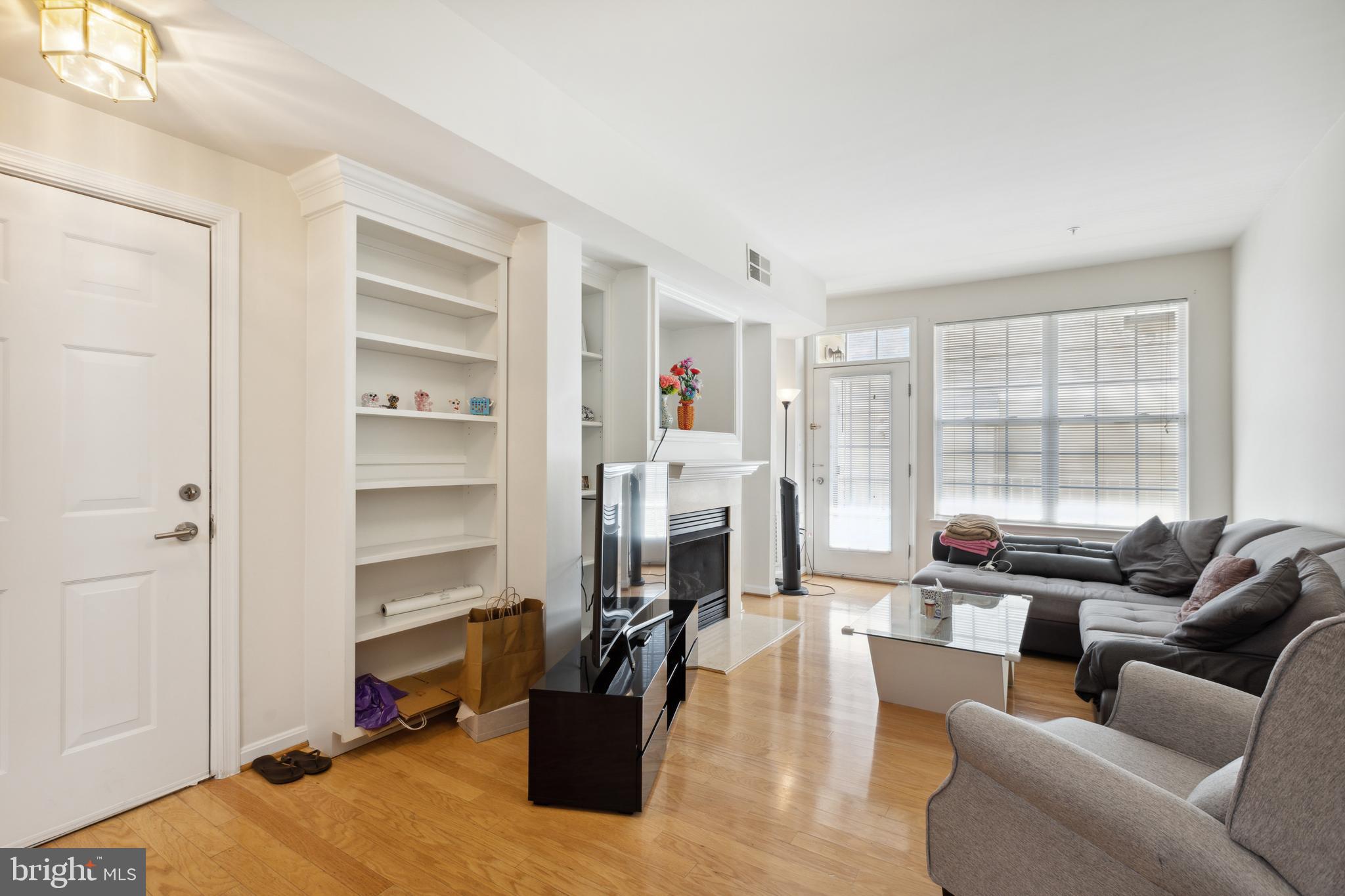 WESTBRIAR PLAZA - Residential Lease