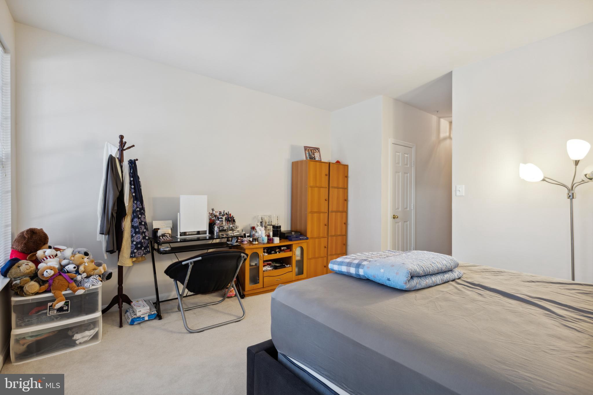 WESTBRIAR PLAZA - Residential Lease