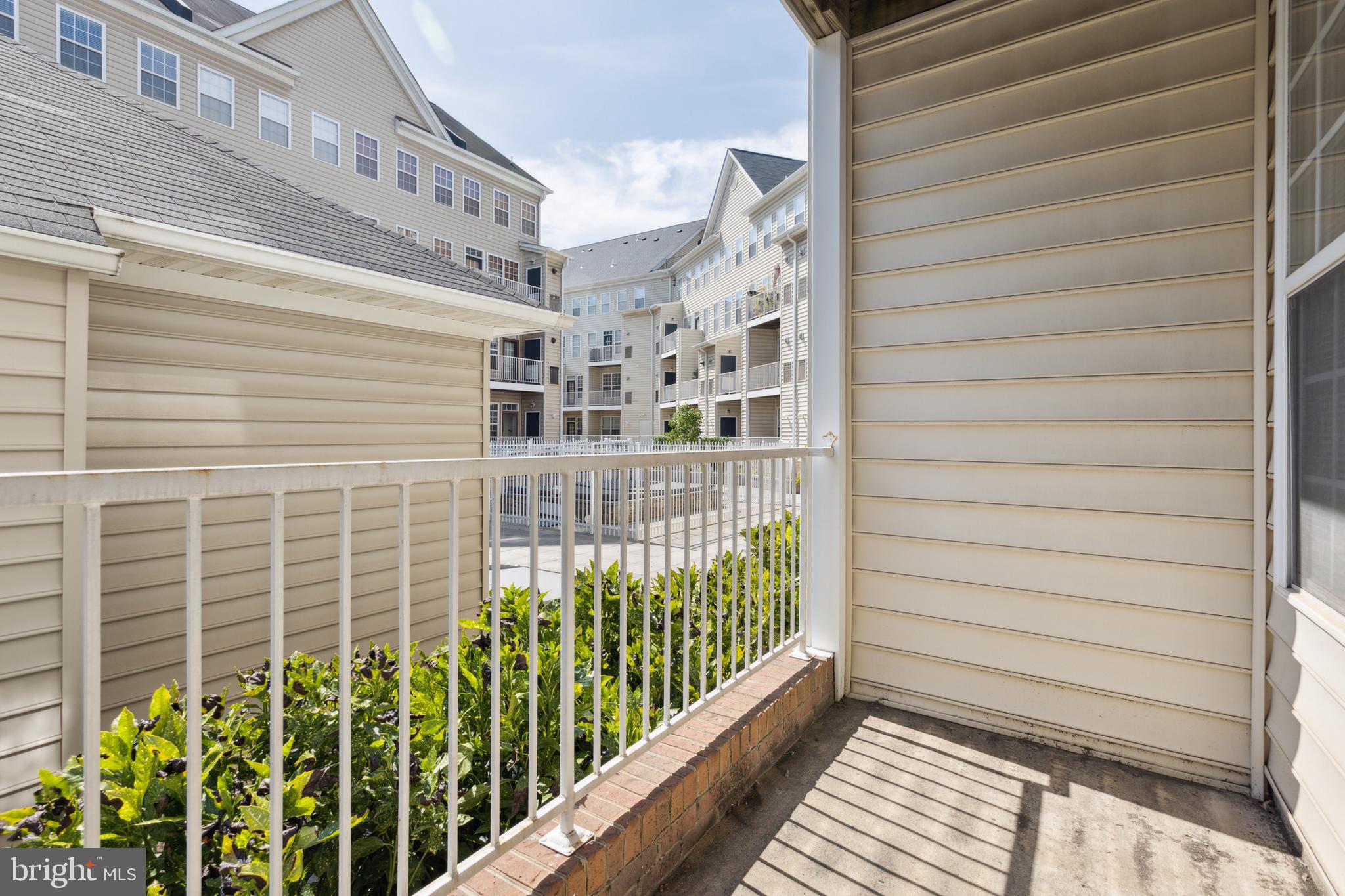 WESTBRIAR PLAZA - Residential Lease