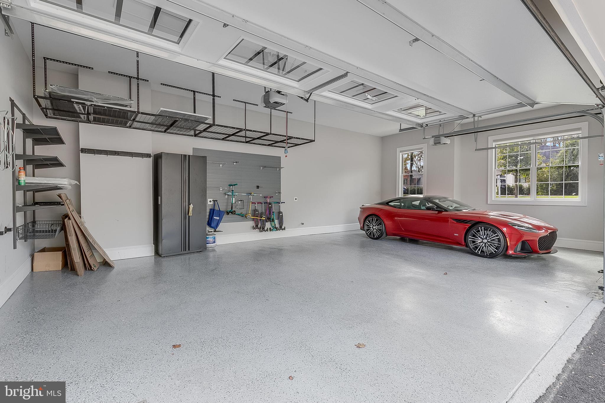 RIVER OAKS - Residential