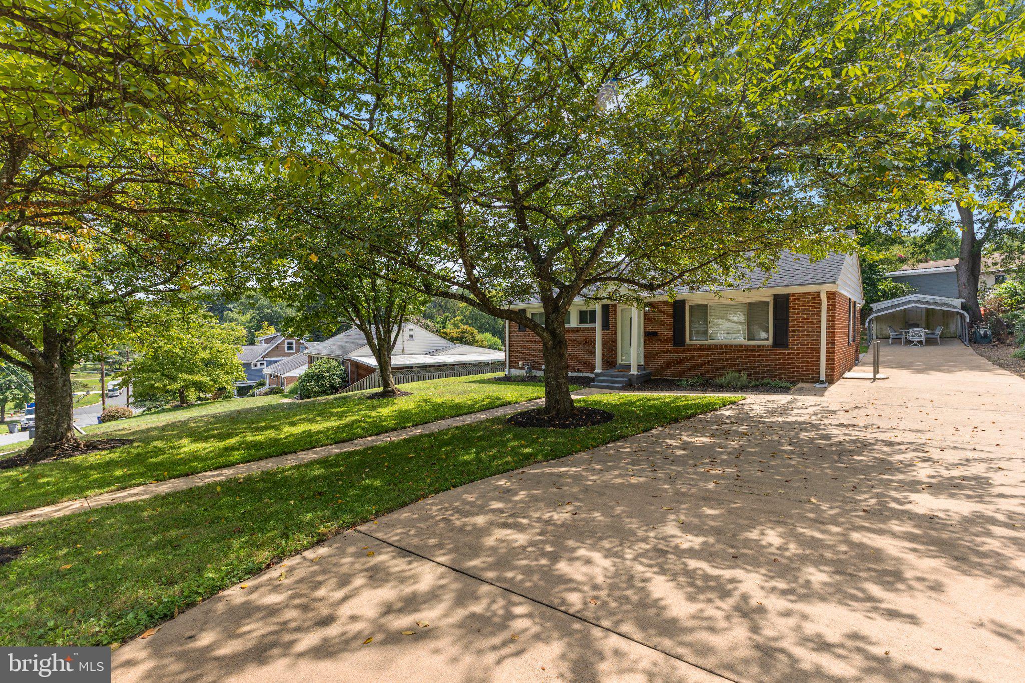 3709 HEATHER COURT