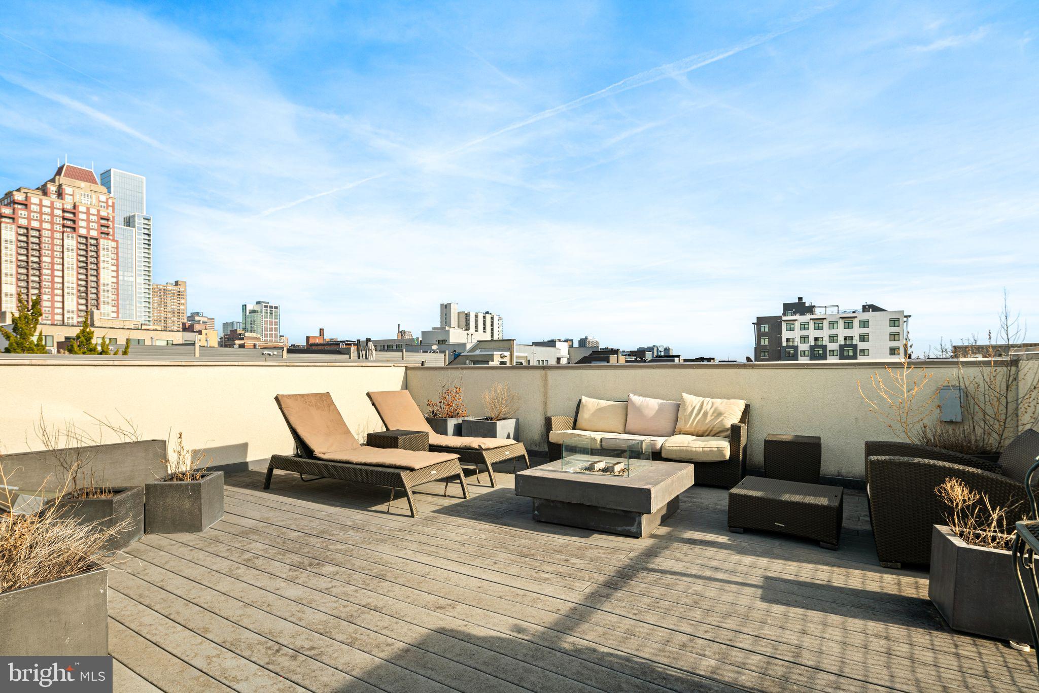 AVENUE OF THE ARTS - Residential