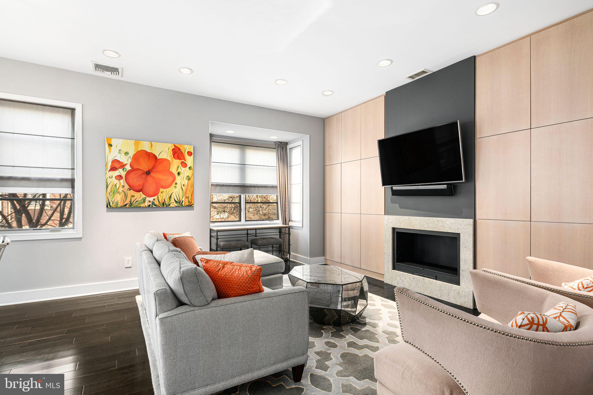 AVENUE OF THE ARTS - Residential