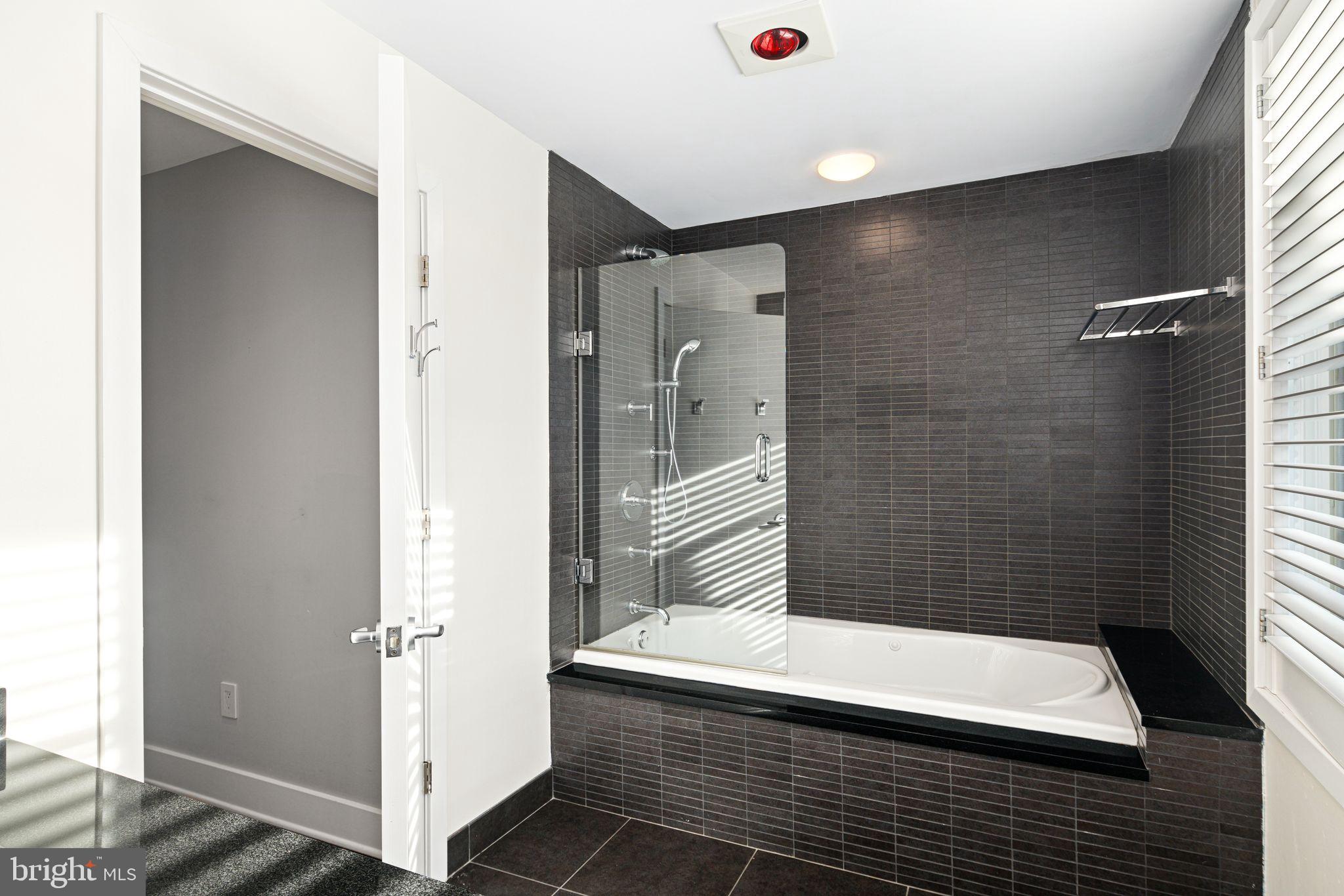 AVENUE OF THE ARTS - Residential