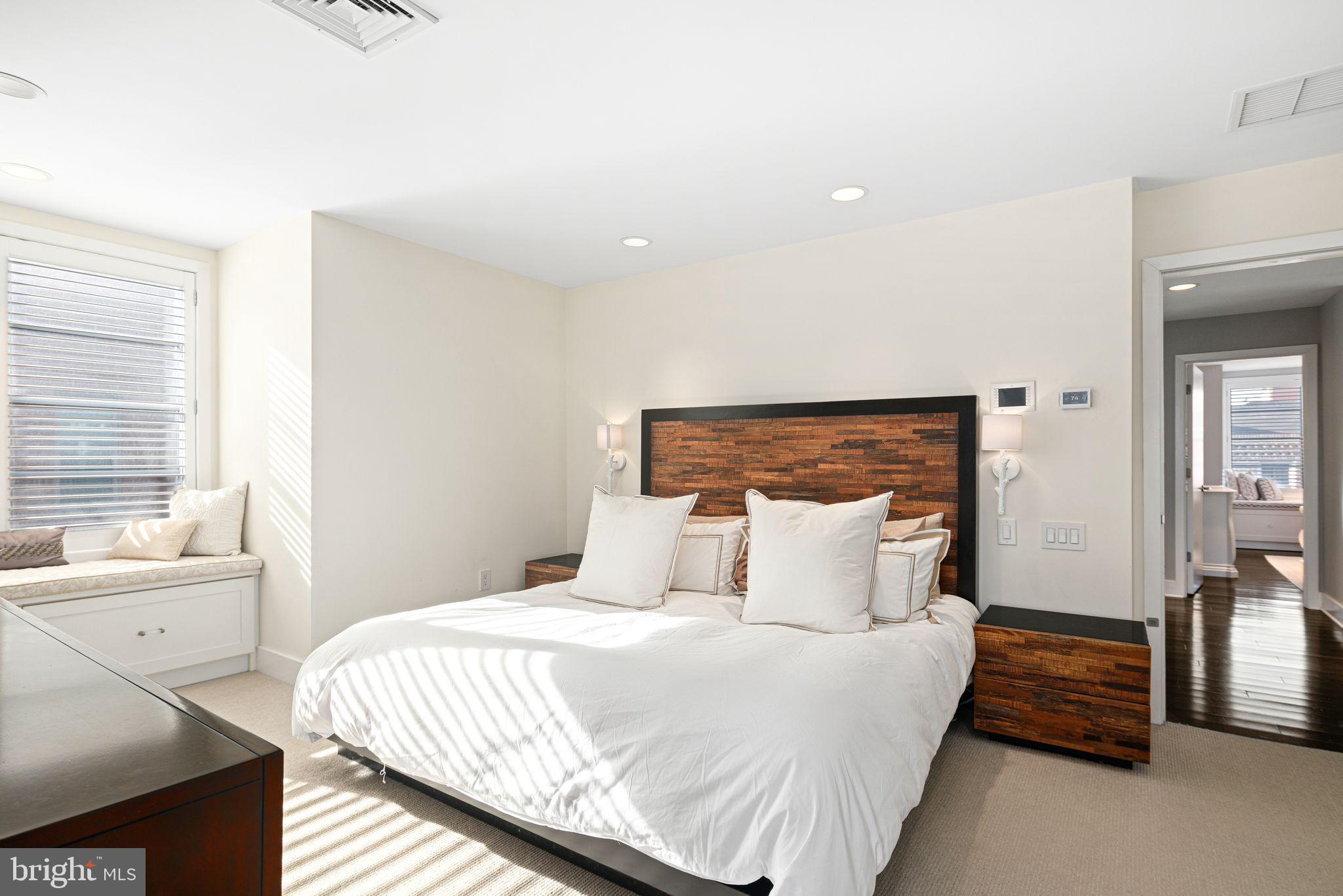 AVENUE OF THE ARTS - Residential