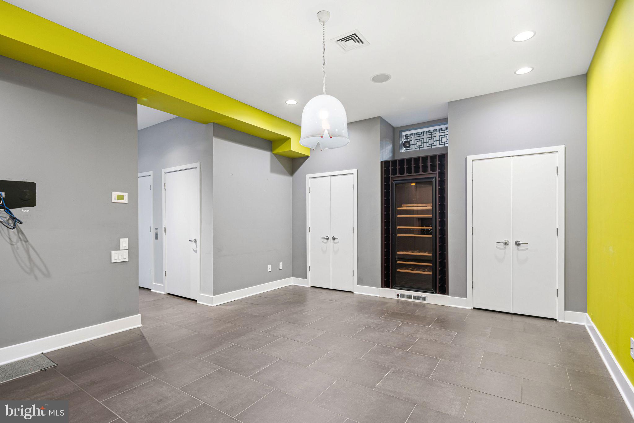 AVENUE OF THE ARTS - Residential