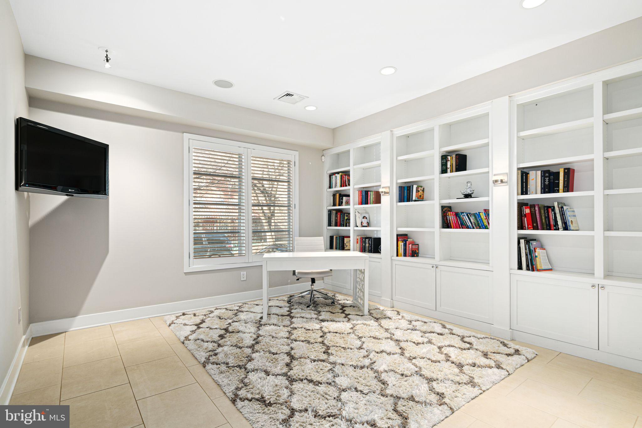 AVENUE OF THE ARTS - Residential