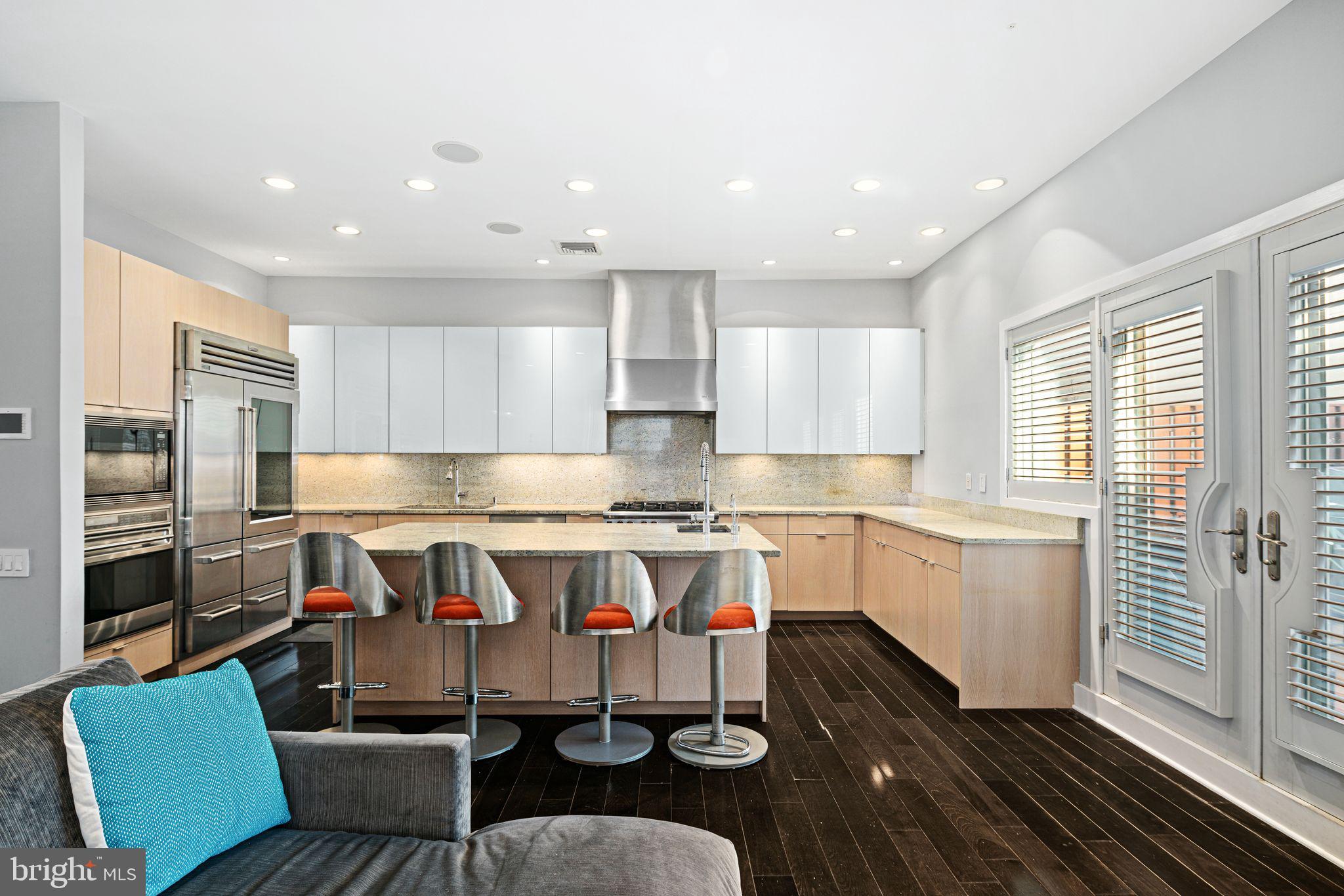 AVENUE OF THE ARTS - Residential