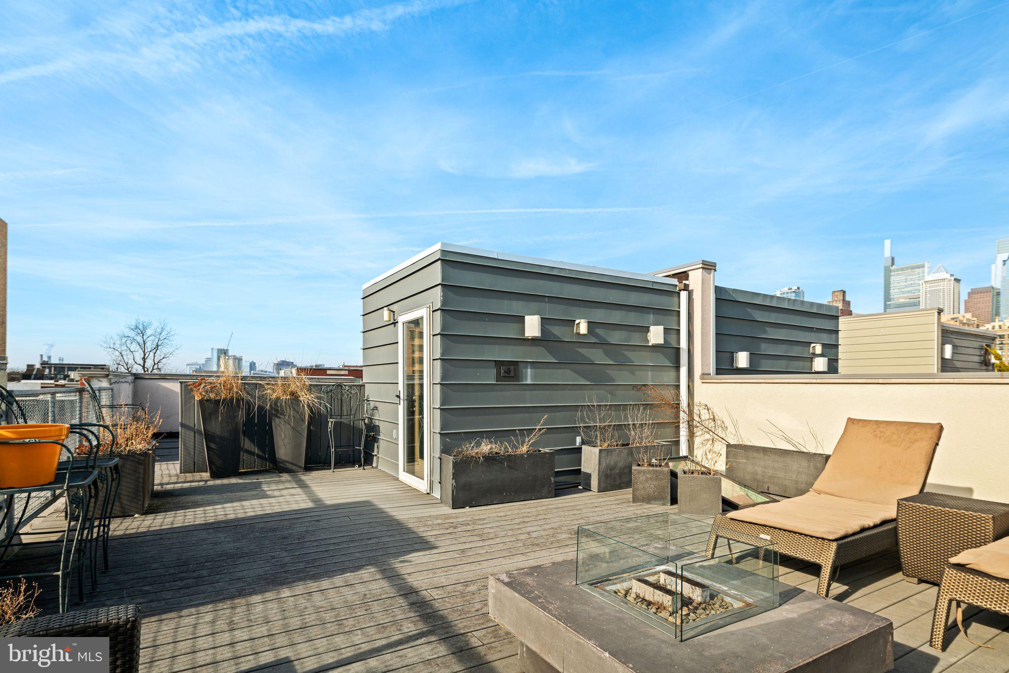 AVENUE OF THE ARTS - Residential