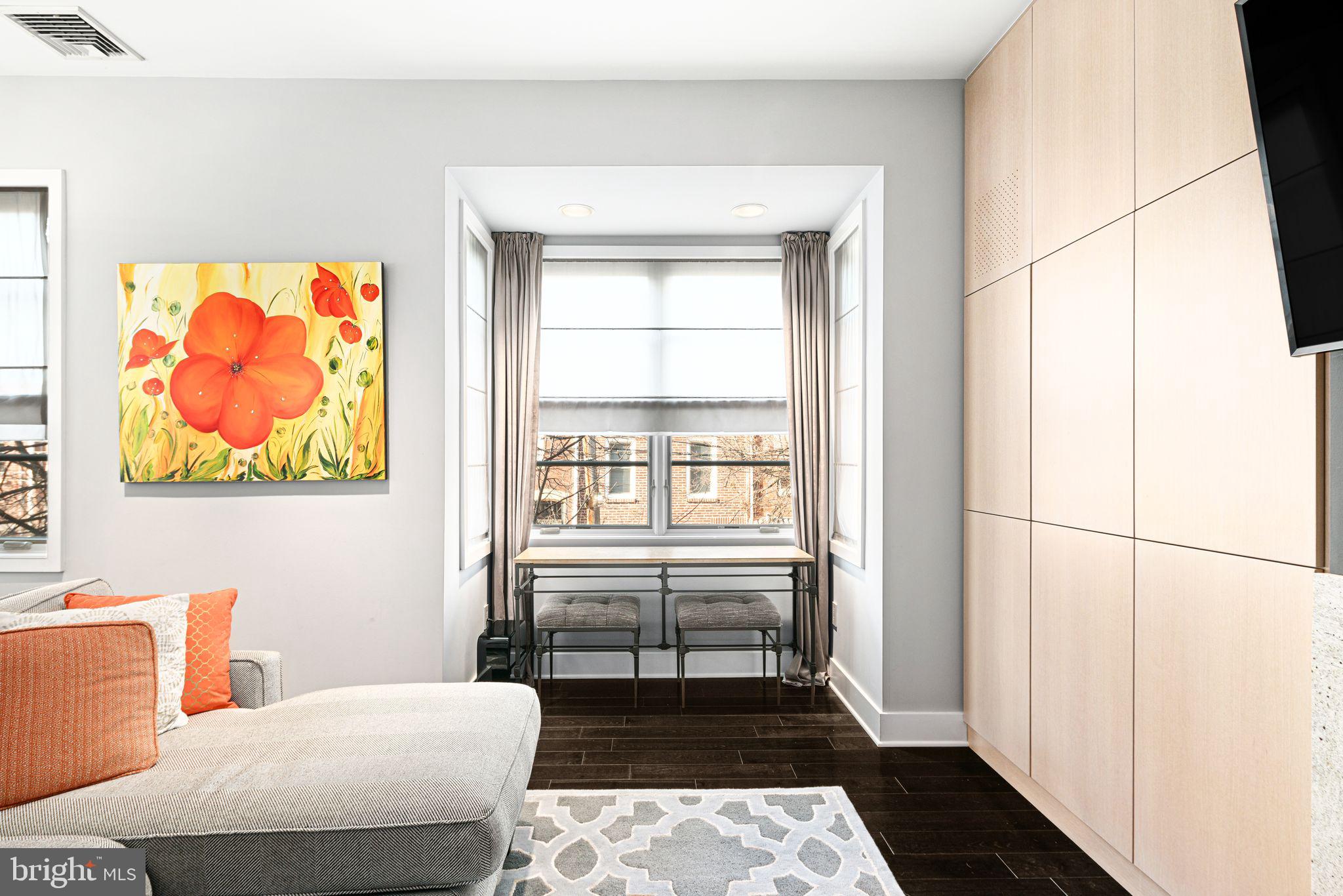 AVENUE OF THE ARTS - Residential