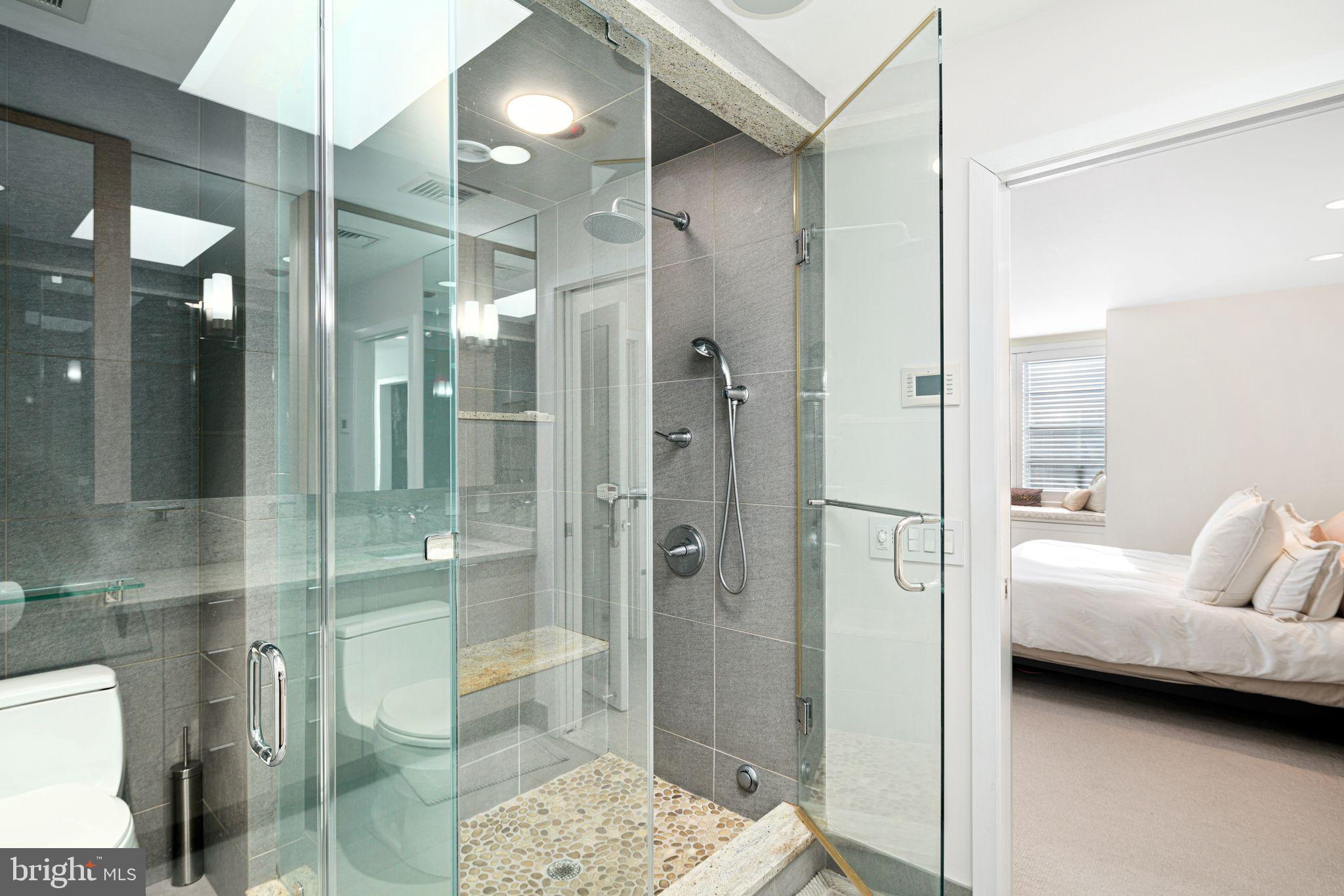 AVENUE OF THE ARTS - Residential