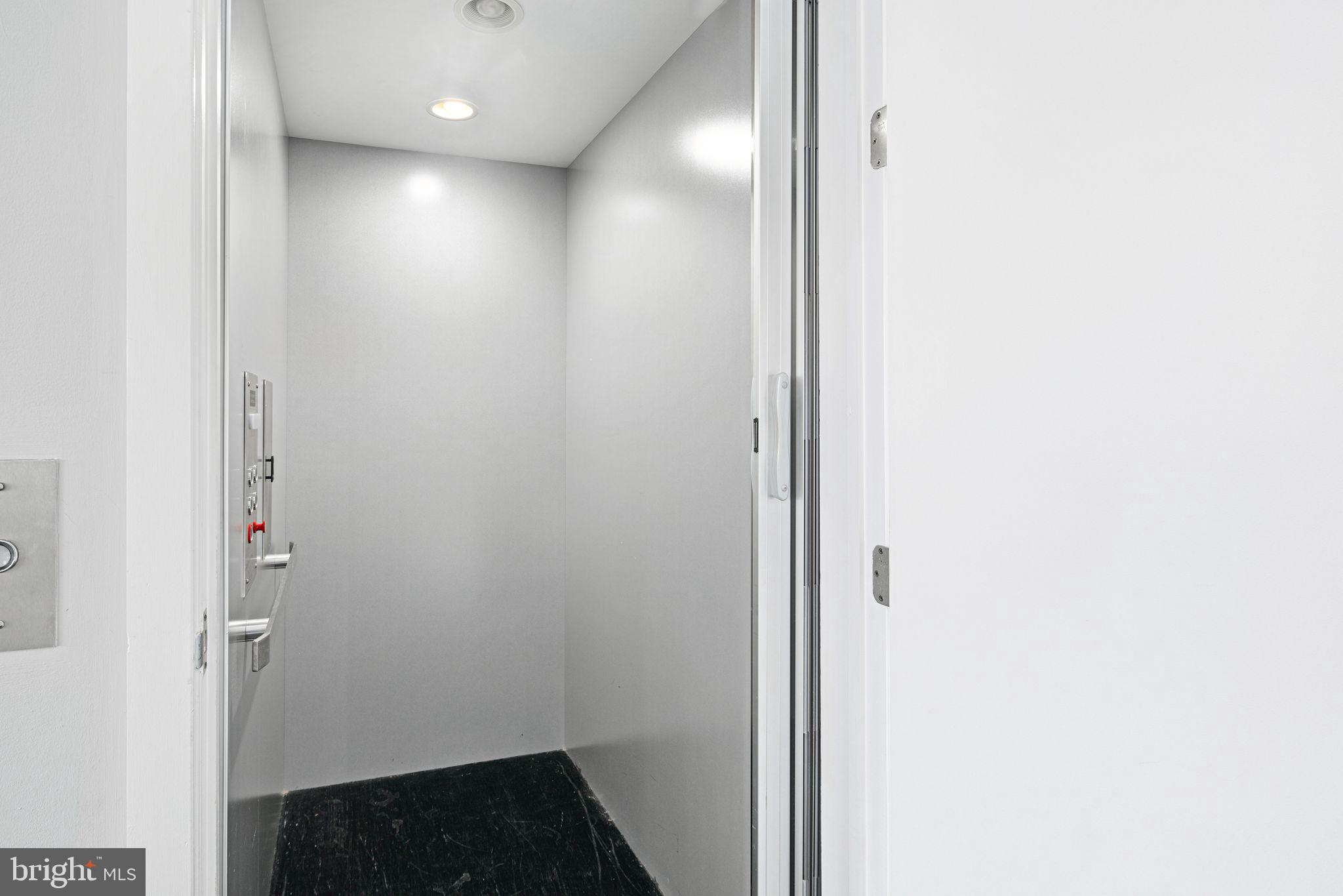 AVENUE OF THE ARTS - Residential