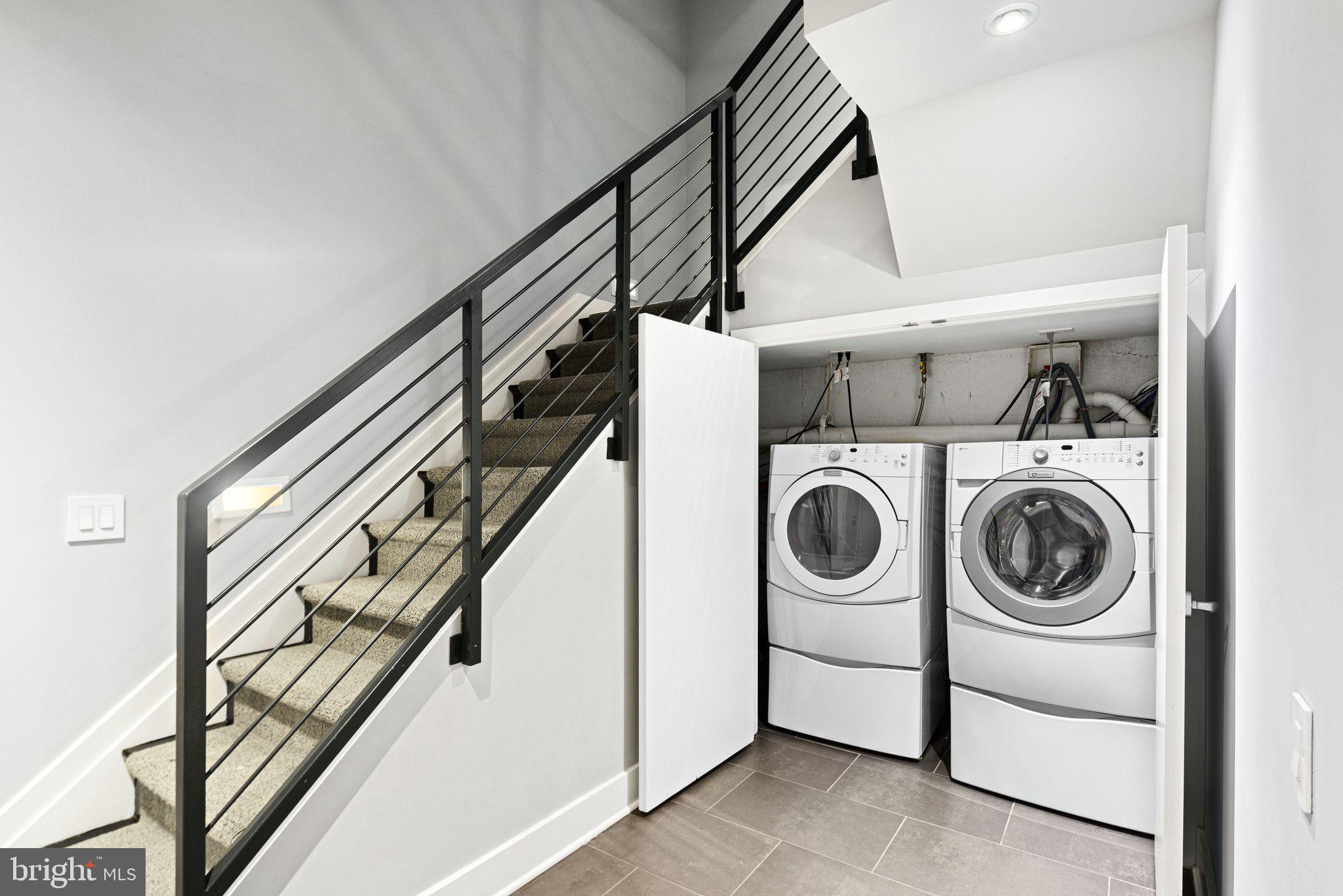 AVENUE OF THE ARTS - Residential