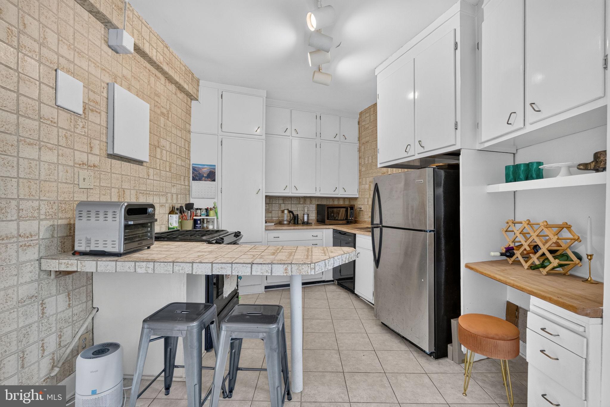 2737 DEVONSHIRE PLACE NW 127