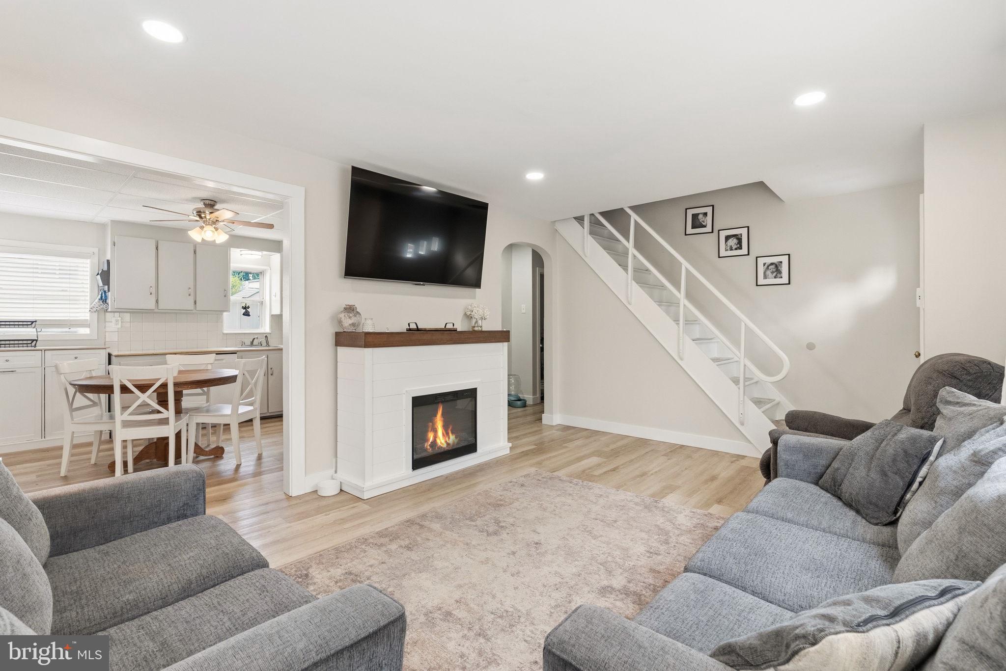 FEASTERVILLE HGTS - Residential